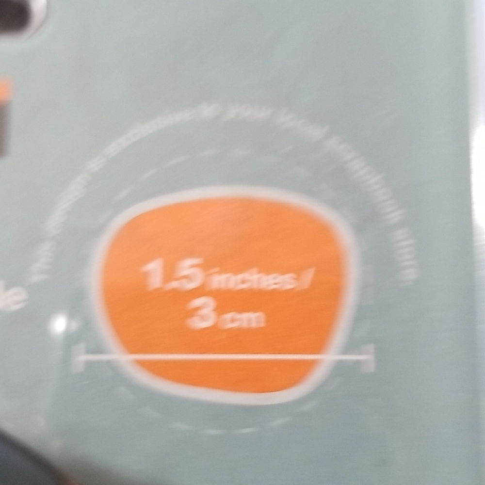 Fiskars Large Blue Squeeze Punch Brand new - Picture 4 of 4